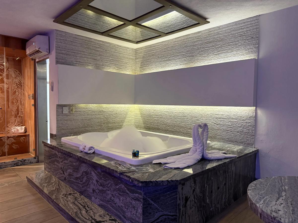 Habitación Jacuzzi y Sauna